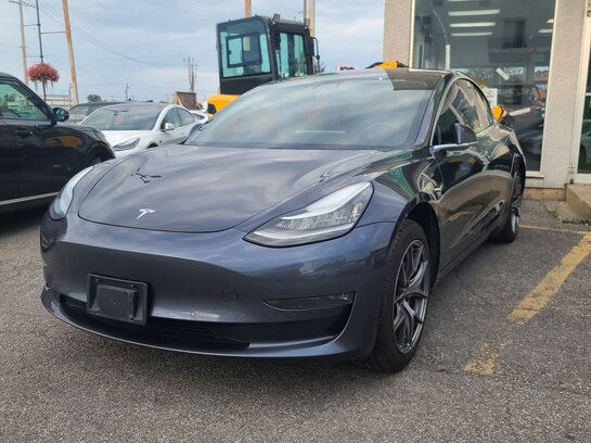 2018 Tesla model 3 longue range 2018 Grey 2018 Tesla model 3 longue range 2018 Grey