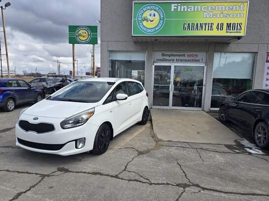 2016 Kia Rondo 2016 White 2016 Kia Rondo 2016 White